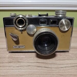 Argus C3 Match-Matic 35mm Rangefinder Camera with 50mm f3.5 Coated Cintar Lens